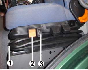 GHẾ LÁI TRÊN XE HOWO